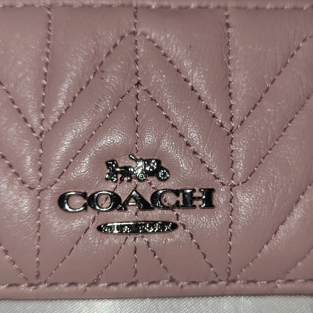 Coach Mauve Quilted Leather Card Holder with Silver Hardware 4.25×3 - Picture 5 of 5